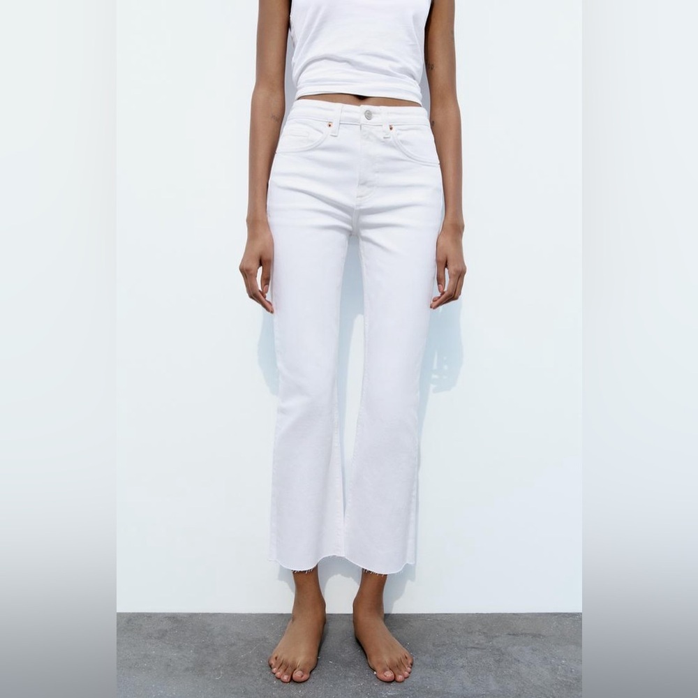 Women's Black Jeans - Picture 9 of 16